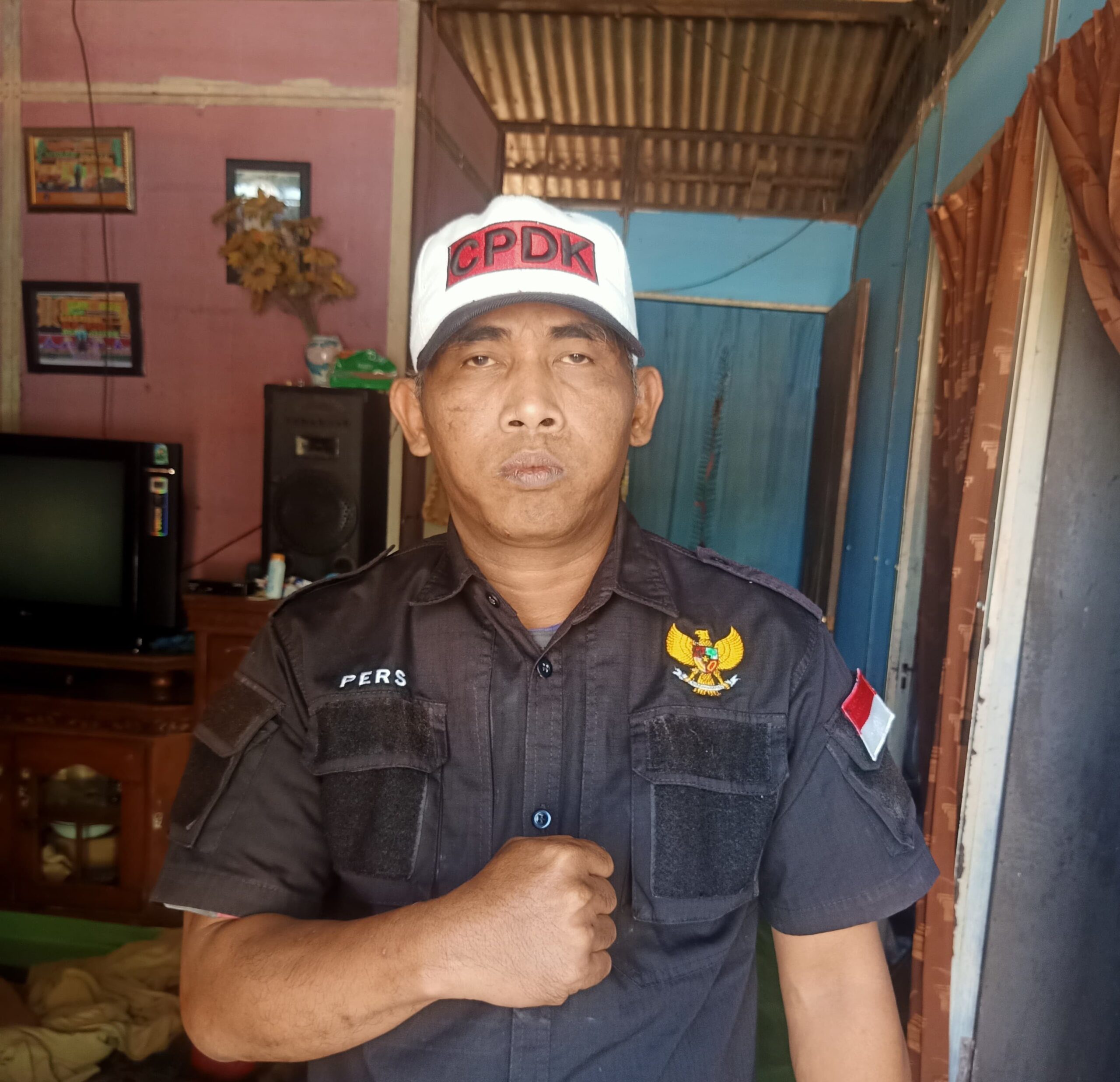 Teks foto; Dimas KHS AMF Pimpinan Media RI Group sekaligus Ketua Dewan Pimpinan Daerah (DPD) Ikatan Wartawan Online Indonesia (IWOI) Provinsi Aceh. Minggu, (21/12/2025)/Ags.w
