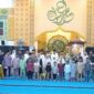 📸 Ketua Masjid Al-Mubarak, Yung Syarif, bersama Bendahara Masjid Bukri, Sukarmin alias Lapok, berfoto bersama 46 anak yatim di Desa Senggoro pada Malam 22 Ramadhan 1447 H/2026 M.” Rabu, malam, (11/3/2026).