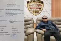 Surat DPP LSM Komunitas Pemberantas Korupsi (LSM KPK) yang dilayangkan kepada Polda Riau untuk meminta kepastian perkembangan laporan dugaan pelanggaran Undang-Undang Minerba di Desa Sukaramai, Kabupaten Kampar, bersama Ketua Umum LSM KPK, Toro Laia. (Ft/Istimewa).